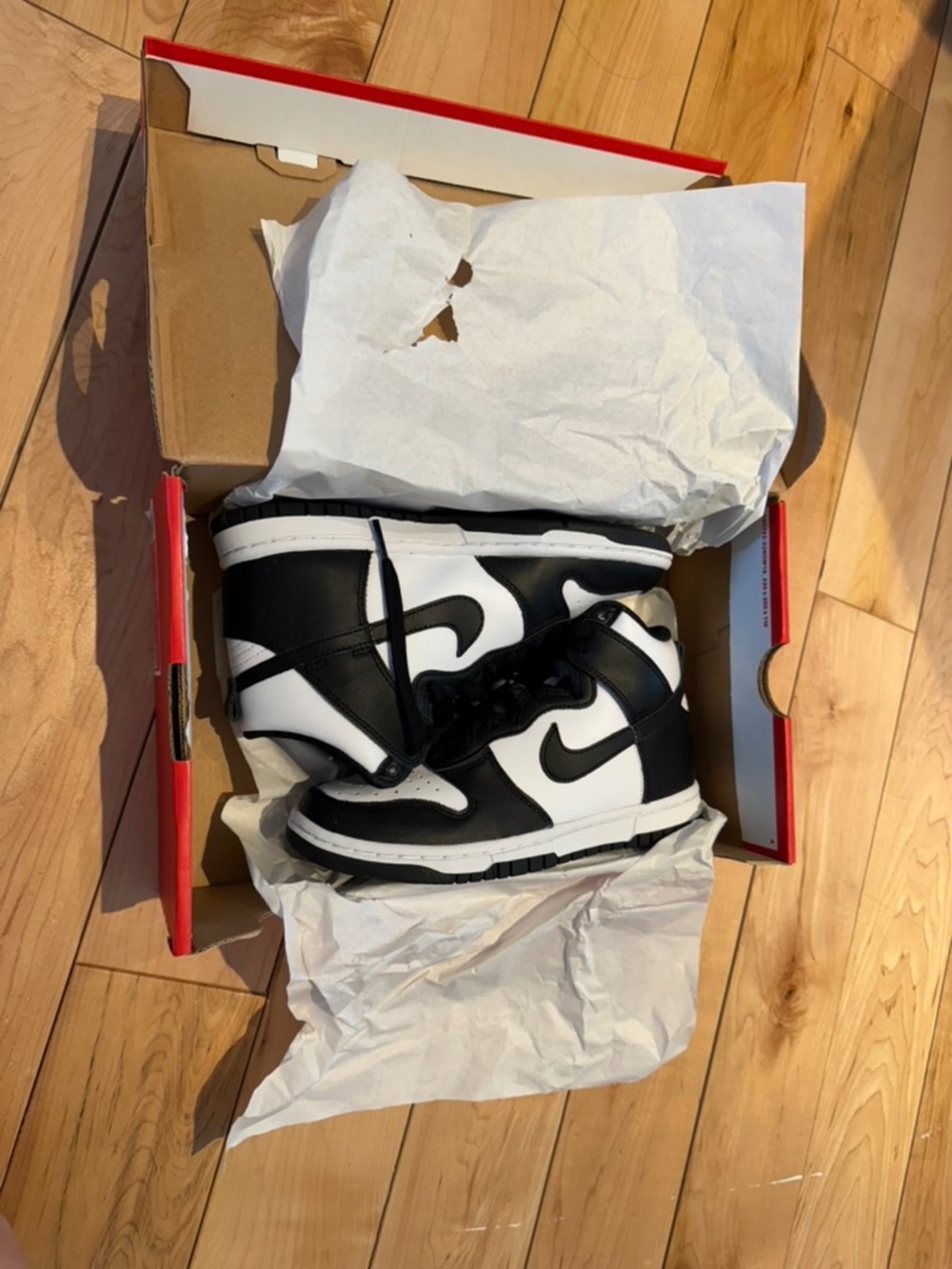 NEW - Nike dunk high women's black and white
